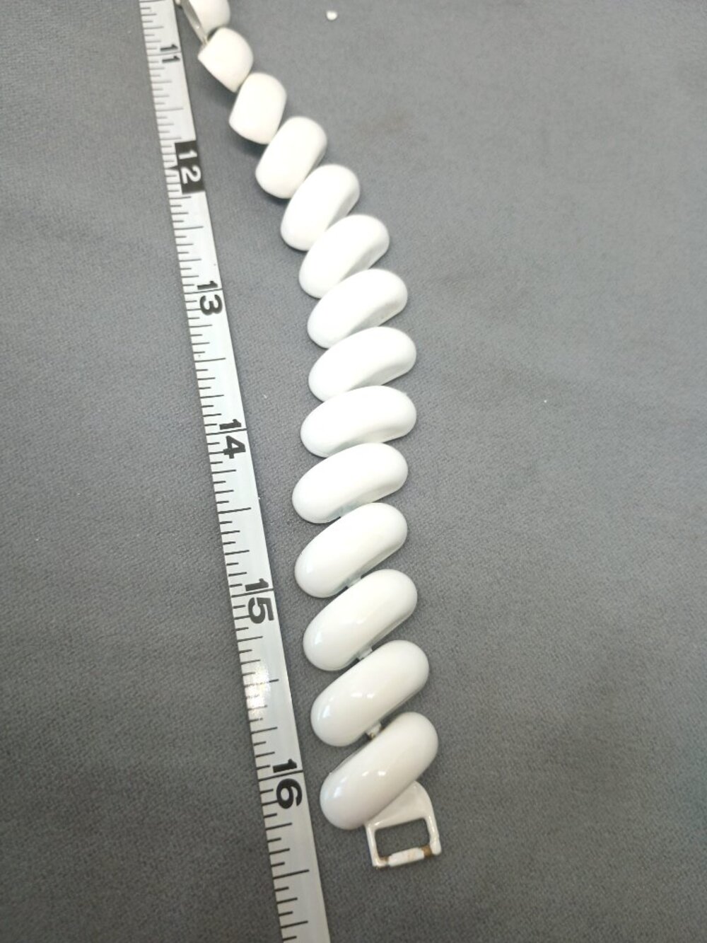 Napier Women’s Necklace Gold Tone Metal White Enamel Chunky 16” Signed - Picture 6 of 7